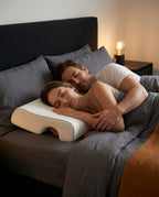 Partnerkissen mit Armaussparung – bequemes Kuscheln ohne eingeschlafenen Arm – Produktbild 2
