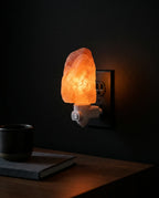 Salzlampe aus Himalaya-Salz – warmes Ambientelicht für Schlafzimmer und Leseecke – Produktbild 2